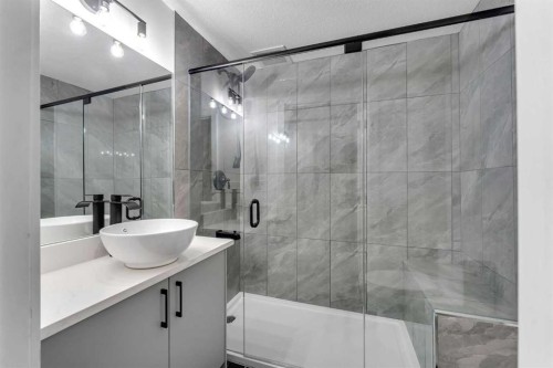 62 Deer Ridge Way Se, Calgary, AB - Indoor Photo Showing Bathroom