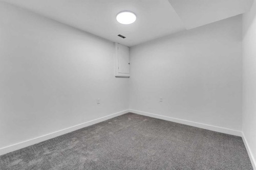 62 Deer Ridge Way Se, Calgary, AB - Indoor Photo Showing Other Room