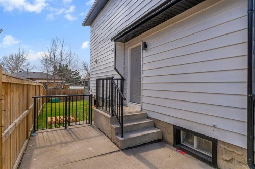 62 Deer Ridge Way Se, Calgary, AB - Outdoor With Exterior