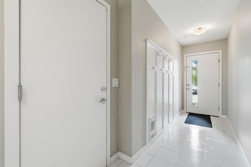50 Copperstone Common Se, Calgary, AB 