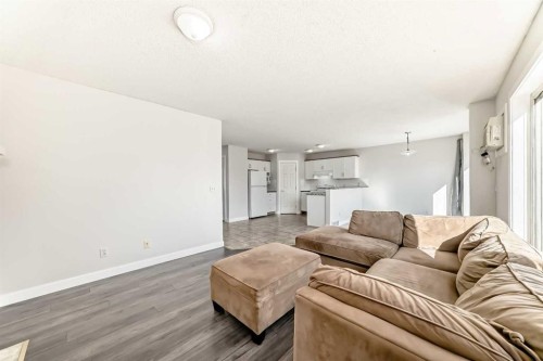 57 Cimarron Meadows Crescent, Okotoks, AB - Indoor Photo Showing Living Room