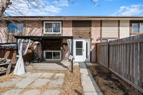 124 Berkley Way Nw, Calgary, AB - Outdoor