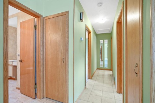 47 Montrose Crescent Ne, Calgary, AB - Indoor