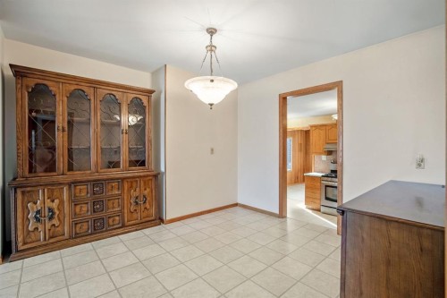 47 Montrose Crescent Ne, Calgary, AB - Indoor