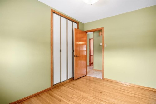 47 Montrose Crescent Ne, Calgary, AB - Indoor Photo Showing Other Room