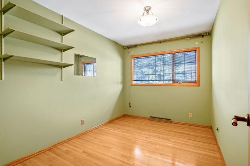 47 Montrose Crescent Ne, Calgary, AB - Indoor Photo Showing Other Room