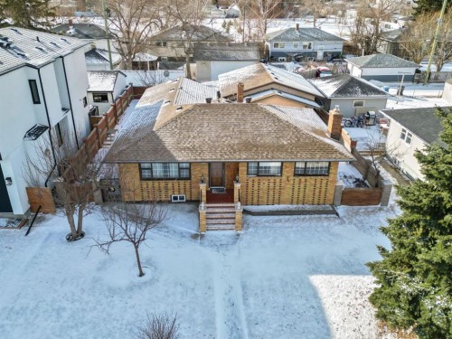 47 Montrose Crescent Ne, Calgary, AB - Outdoor