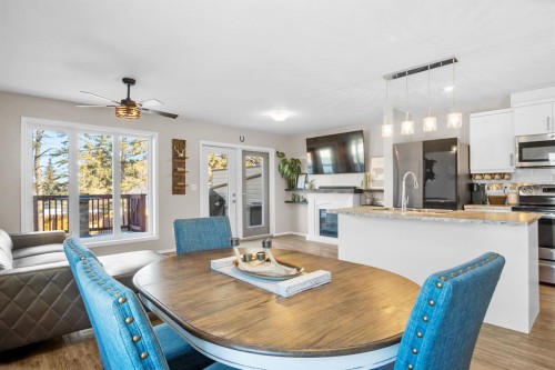 2314 19 Avenue, Bowden, AB - Indoor