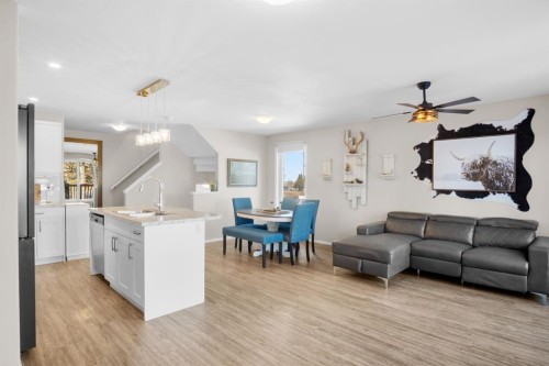 2314 19 Avenue, Bowden, AB - Indoor