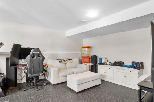 2314 19 Avenue, Bowden, AB - Indoor