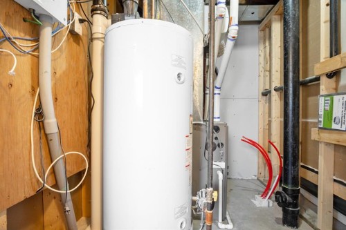 2314 19 Avenue, Bowden, AB - Indoor Photo Showing Basement