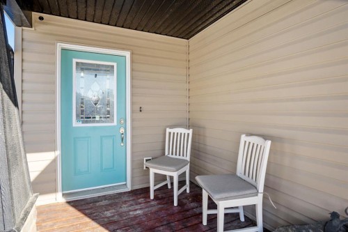 2314 19 Avenue, Bowden, AB - Outdoor With Exterior