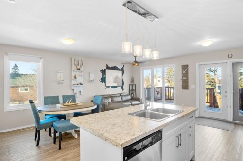 2314 19 Avenue, Bowden, AB - Indoor