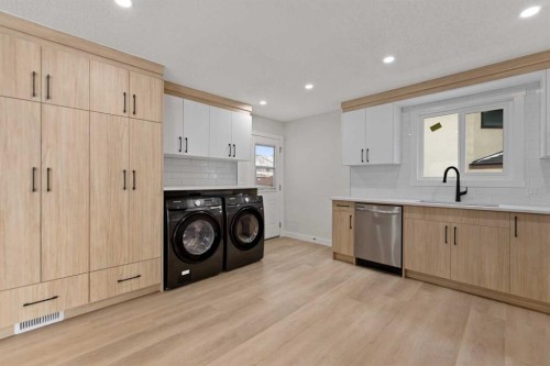 2031 24 Avenue Ne, Calgary, AB - Indoor Photo Showing Laundry Room