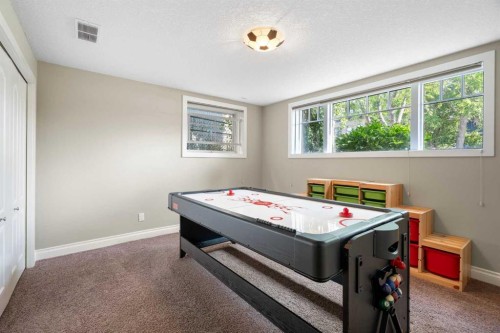 1914 Broadview Road Nw, Calgary, AB - Indoor Photo Showing Other Room