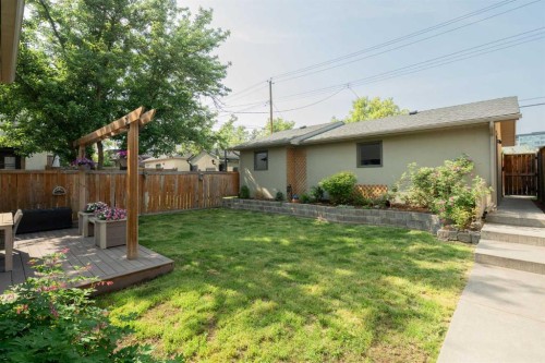 1914 Broadview Road Nw, Calgary, AB - Outdoor