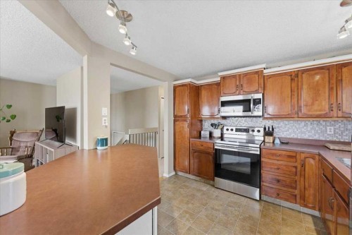 165 Macewan Glen Drive Nw, Calgary, AB - Indoor Photo Showing Kitchen
