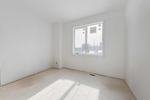 2231 2 Avenue Nw, Calgary, AB - Indoor Photo Showing Other Room