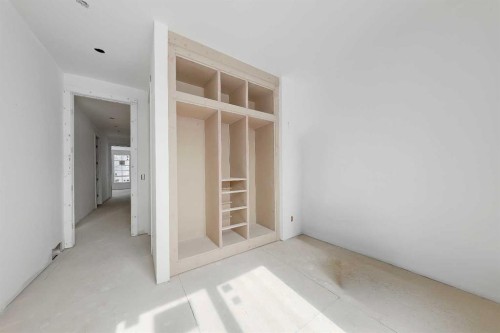 2231 2 Avenue Nw, Calgary, AB - Indoor Photo Showing Other Room