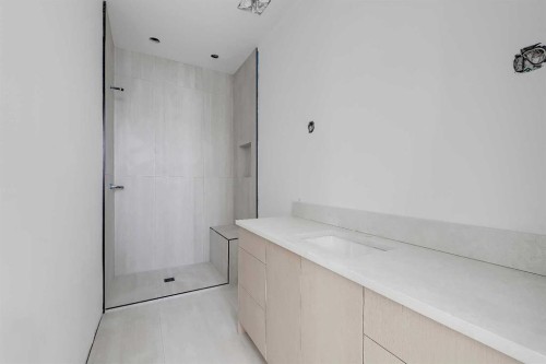 2231 2 Avenue Nw, Calgary, AB - Indoor