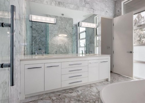 106 Pumpridge Place Sw, Calgary, AB - Indoor Photo Showing Bathroom