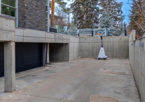 106 Pumpridge Place Sw, Calgary, AB - Outdoor