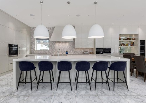 106 Pumpridge Place Sw, Calgary, AB - Indoor Photo Showing Kitchen With Upgraded Kitchen