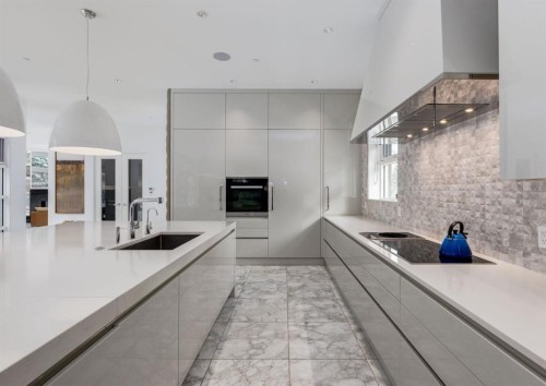 106 Pumpridge Place Sw, Calgary, AB - Indoor Photo Showing Kitchen With Upgraded Kitchen