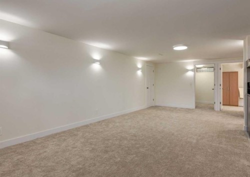 5219 Valiant Drive Nw, Calgary, AB - Indoor Photo Showing Other Room