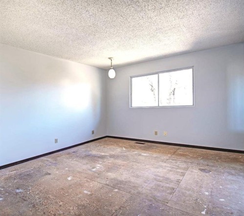 6307 Thornaby Way Nw, Calgary, AB - Indoor Photo Showing Other Room