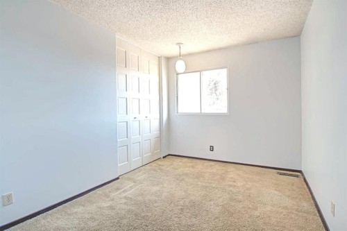 6307 Thornaby Way Nw, Calgary, AB - Indoor Photo Showing Other Room