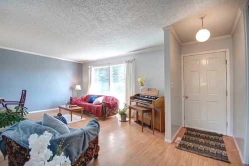 6307 Thornaby Way Nw, Calgary, AB - Indoor Photo Showing Other Room