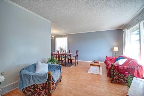 6307 Thornaby Way Nw, Calgary, AB - Indoor Photo Showing Bedroom
