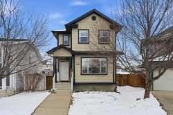 138 Creekside Bay NW Airdrie, AB T4B 2X8