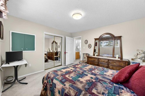152 Maddock Way Ne, Calgary, AB - Indoor Photo Showing Bedroom