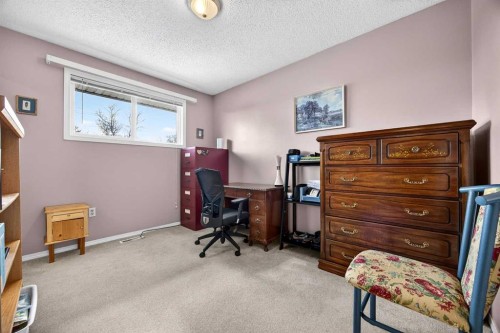 152 Maddock Way Ne, Calgary, AB - Indoor Photo Showing Office