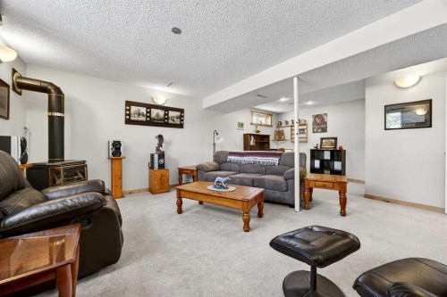 152 Maddock Way Ne, Calgary, AB - Indoor Photo Showing Living Room