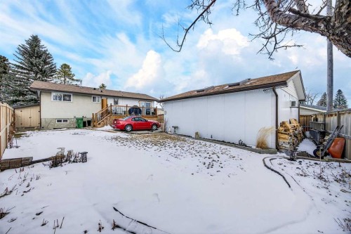152 Maddock Way Ne, Calgary, AB - Outdoor