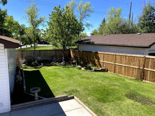 152 Maddock Way Ne, Calgary, AB - Outdoor