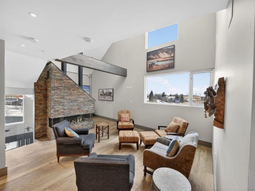 1015 11 Street Se, Calgary, AB - Indoor