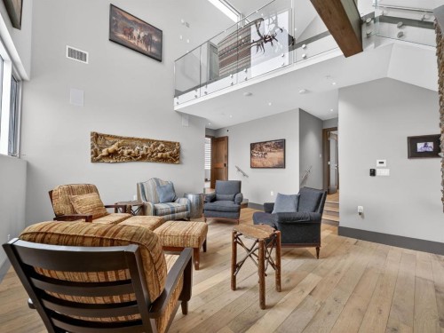 1015 11 Street Se, Calgary, AB - Indoor