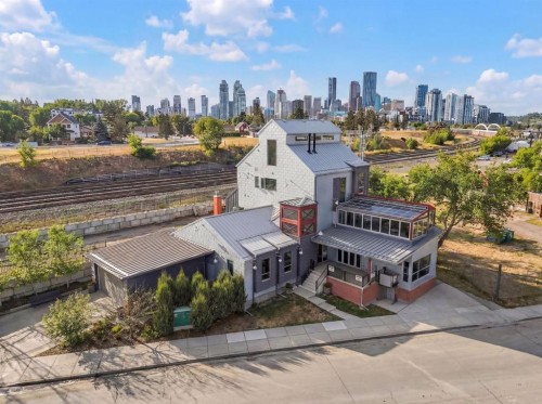 1015 11 Street Se, Calgary, AB - Outdoor