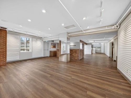 1015 11 Street Se, Calgary, AB - Indoor