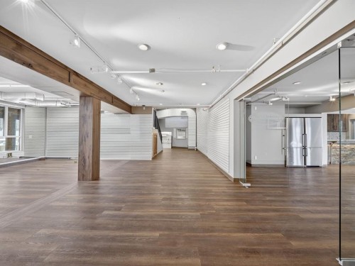 1015 11 Street Se, Calgary, AB - Indoor Photo Showing Other Room