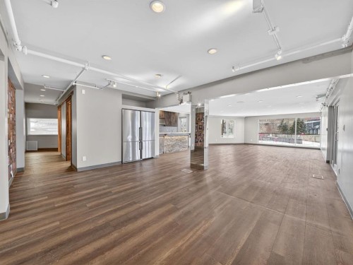 1015 11 Street Se, Calgary, AB - Indoor Photo Showing Other Room