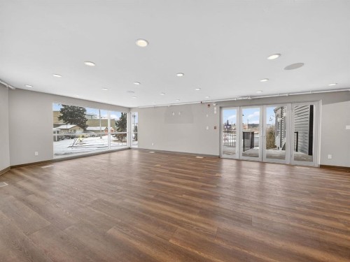 1015 11 Street Se, Calgary, AB - Indoor