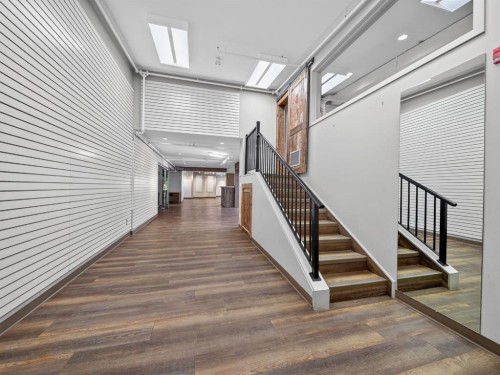 1015 11 Street Se, Calgary, AB - Indoor Photo Showing Other Room