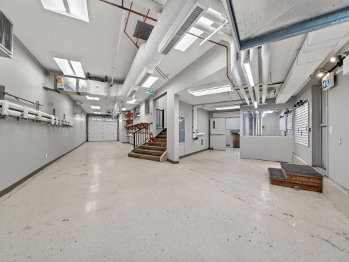 1015 11 Street Se, Calgary, AB - Indoor Photo Showing Other Room