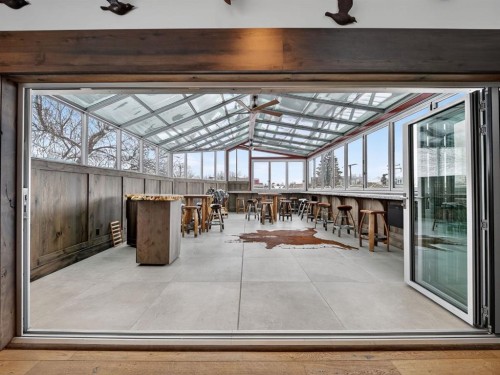1015 11 Street Se, Calgary, AB - Indoor Photo Showing Other Room