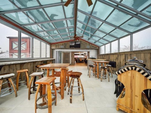 1015 11 Street Se, Calgary, AB - Indoor